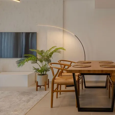 Apartment Chic Coastal Living On Estepona's Golden Mile