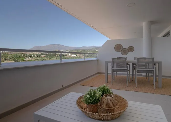 Apartment Chic Coastal Living On Estepona's Golden Mile