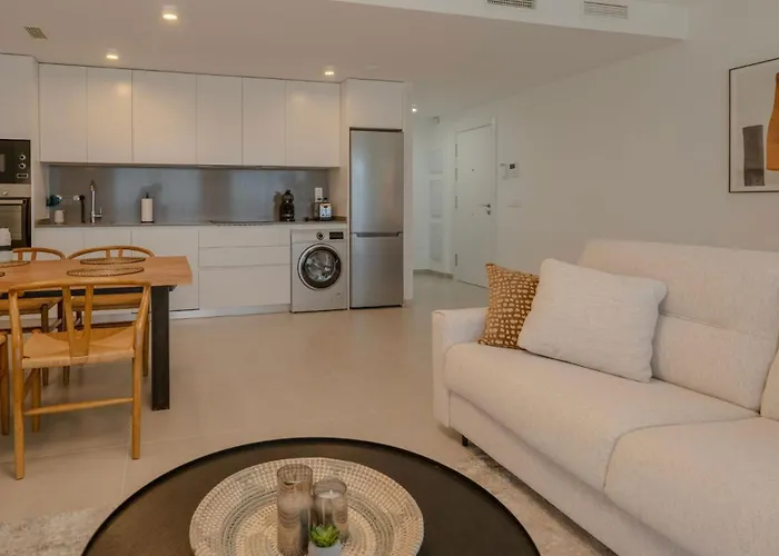 Apartment Chic Coastal Living On Estepona's Golden Mile