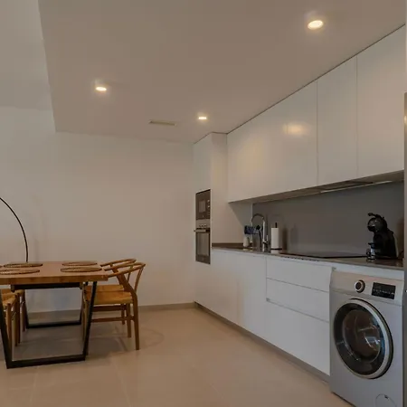 Chic Coastal Living On Estepona's Golden Mile Lejlighed Estepona
