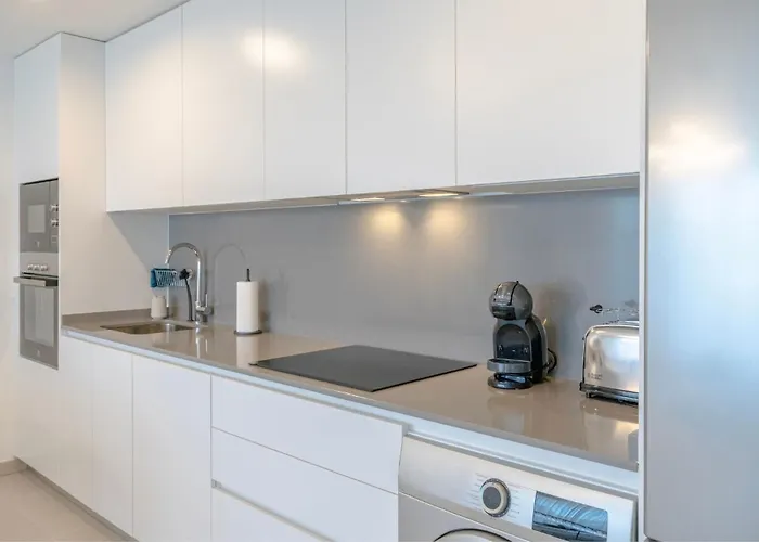 Apartamento Chic Coastal Living On Estepona's Golden Mile