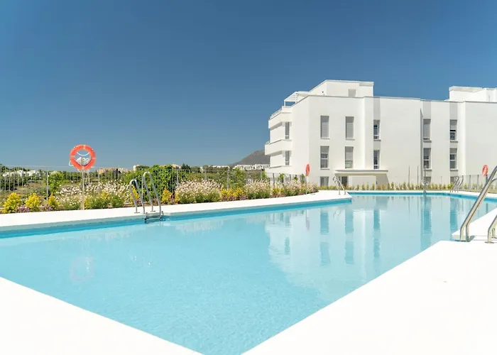 Lägenhet Chic Coastal Living On Estepona's Golden Mile Estepona