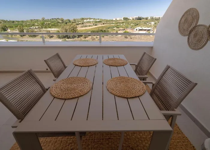 Chic Coastal Living On Estepona's Golden Mile Lägenhet *