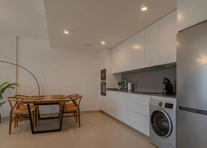 Chic Coastal Living On Estepona's Golden Mile Lägenhet Estepona