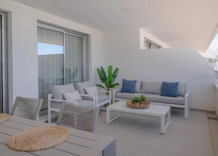 Apartman Chic Coastal Living On Estepona's Golden Mile *